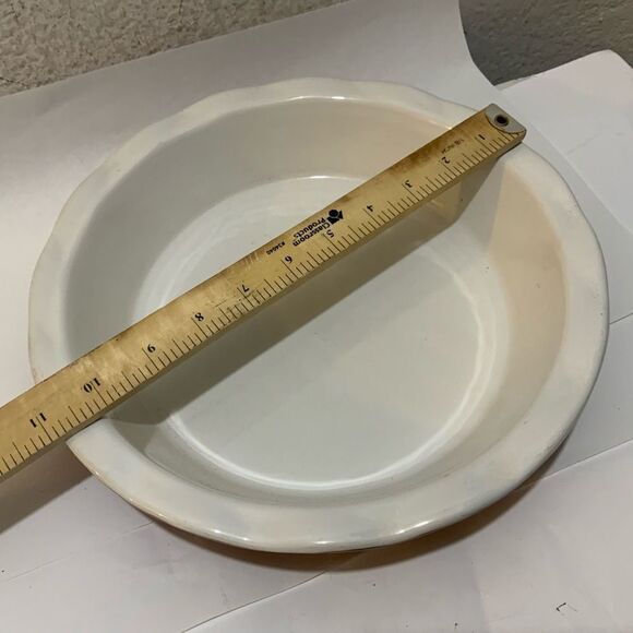 New Red Ceramic 11" Pie Plate / Casserole Dish Cornbread Pan w/ Scalloped Edges - Picture 6 of 7